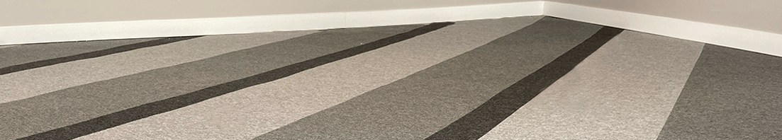 carpete cinza em listras escritório 